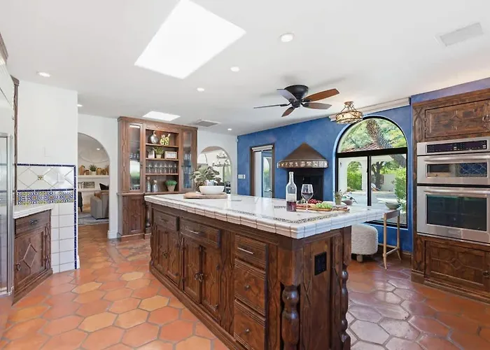 Dom wakacyjny Paradise Rancho-pool-camelback View-min 2 Old Town Scottsdale