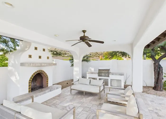 Dom wakacyjny Paradise Rancho-pool-camelback View-min 2 Old Town