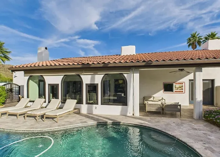 Paradise Rancho-pool-camelback View-min 2 Old Town *